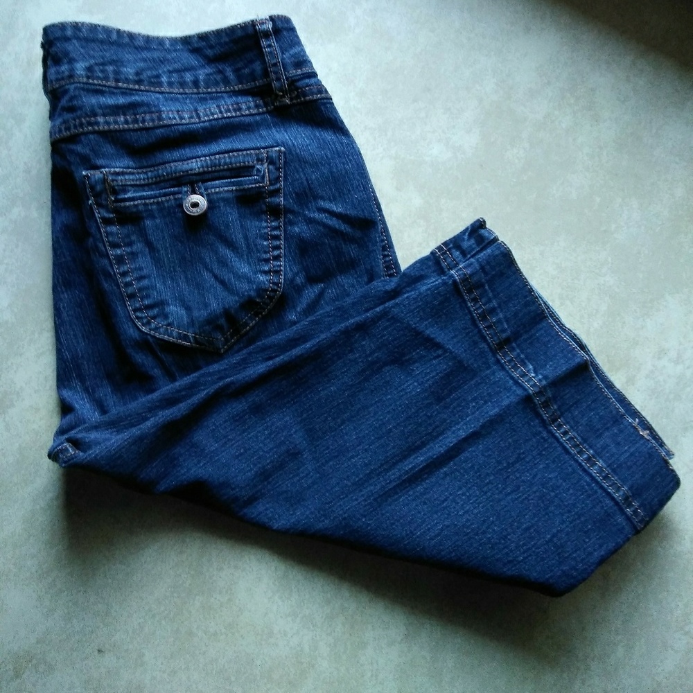 Bandolinoblu long shorts short capri sz 10 Stretch